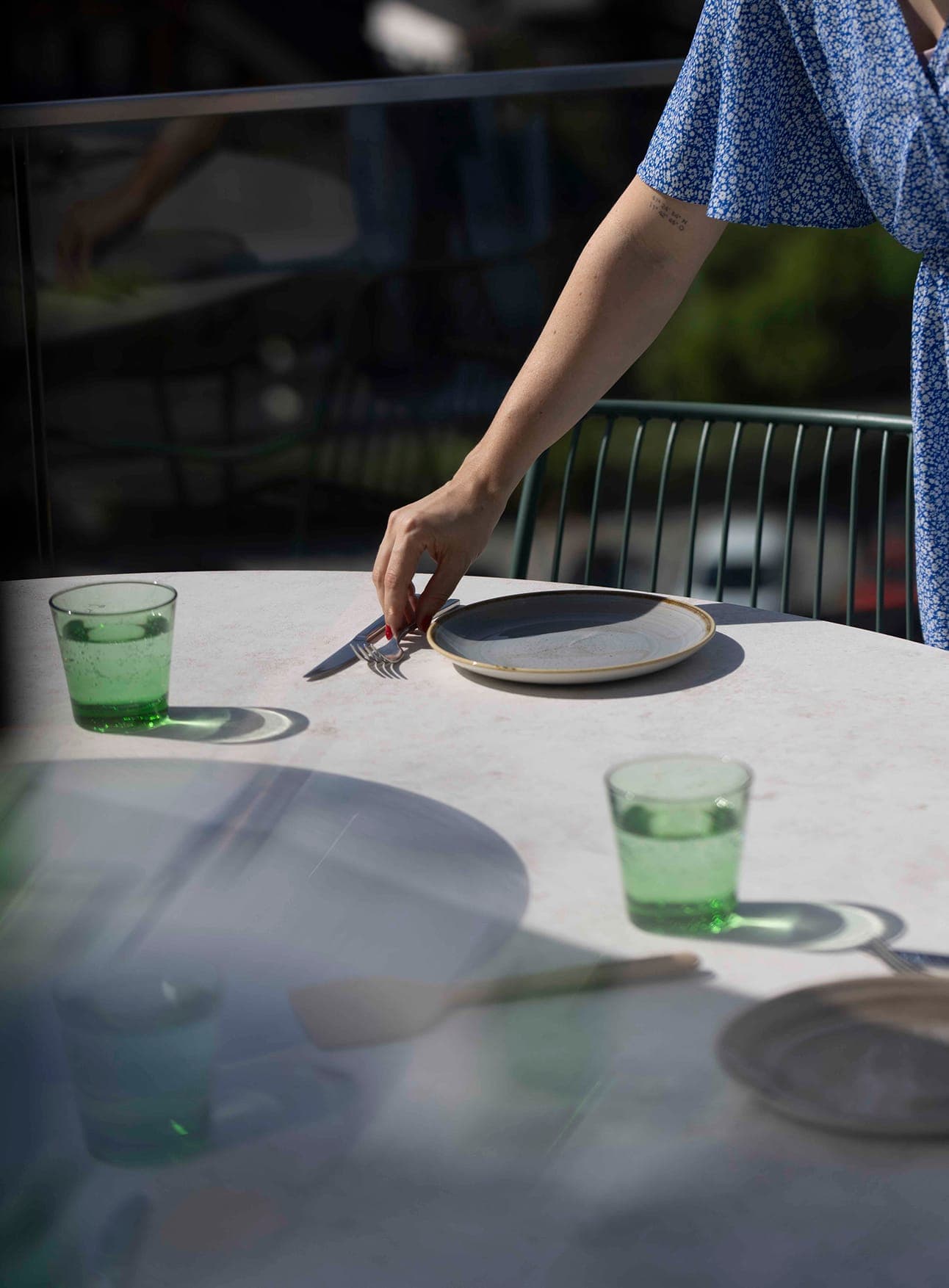 Der Q-Olento wird auf der Terrasse gedeckt